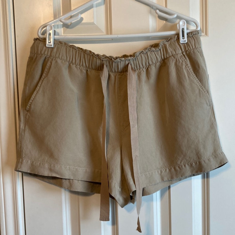 Cure Loft khaki shorts, paper bag style elastic waist with ribbon drawstring